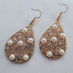 Elegant Gold and Pearl Teardrop Earrings